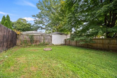 2719 Mohican Boulevard Lakemore OH 44312