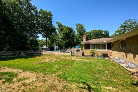 5014 Douglas Drive North Olmsted OH 44070
