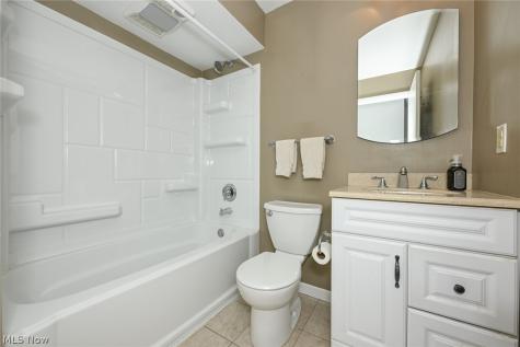 5014 Douglas Drive North Olmsted OH 44070