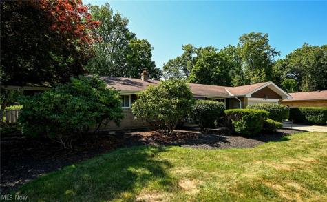 5014 Douglas Drive North Olmsted OH 44070