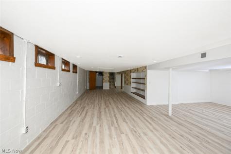5014 Douglas Drive North Olmsted OH 44070