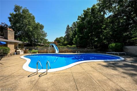 5014 Douglas Drive North Olmsted OH 44070