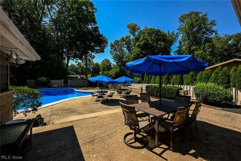 5014 Douglas Drive North Olmsted OH 44070