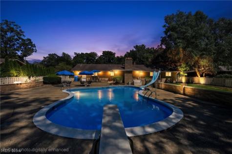 5014 Douglas Drive North Olmsted OH 44070