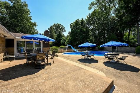 5014 Douglas Drive North Olmsted OH 44070