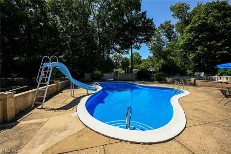 5014 Douglas Drive North Olmsted OH 44070