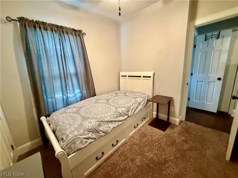 225 29th Street NW Barberton OH 44203