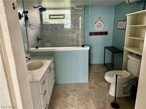 225 29th Street NW Barberton OH 44203