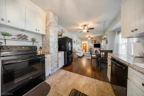 225 29th Street NW Barberton OH 44203