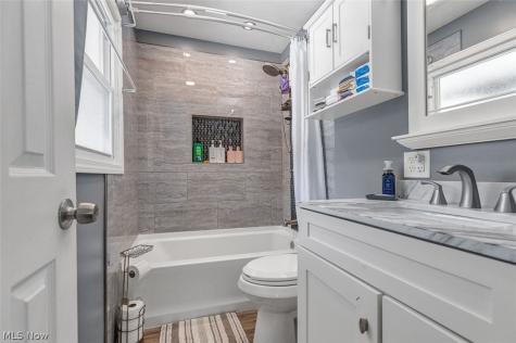 6642 Nancy Drive North Olmsted OH 44070