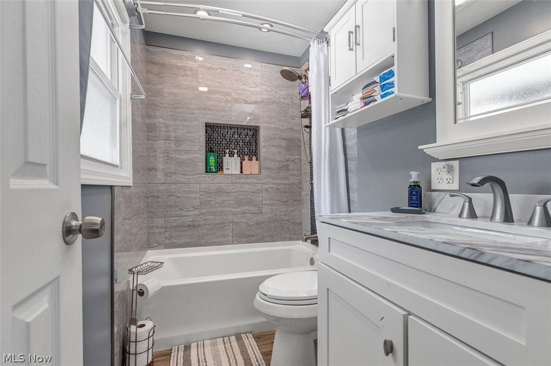 6642 Nancy Drive North Olmsted OH 44070