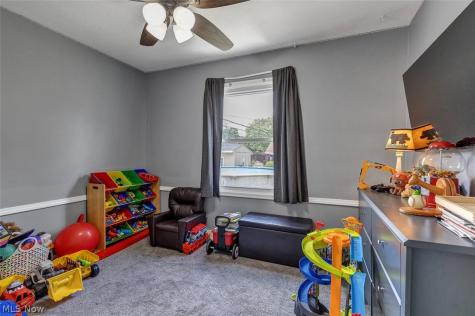 6642 Nancy Drive North Olmsted OH 44070