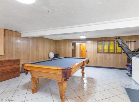 6642 Nancy Drive North Olmsted OH 44070