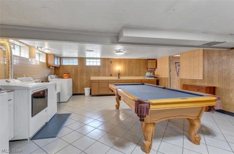 6642 Nancy Drive North Olmsted OH 44070
