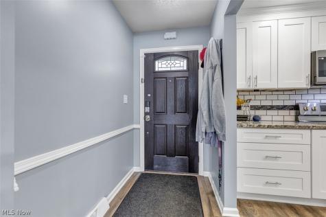 6642 Nancy Drive North Olmsted OH 44070