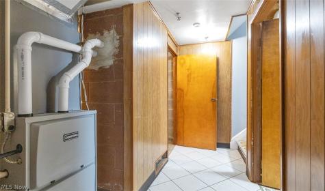 6642 Nancy Drive North Olmsted OH 44070