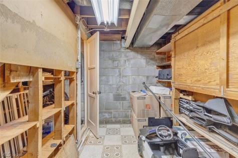 6642 Nancy Drive North Olmsted OH 44070