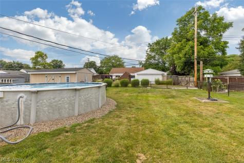 6642 Nancy Drive North Olmsted OH 44070