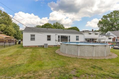 6642 Nancy Drive North Olmsted OH 44070