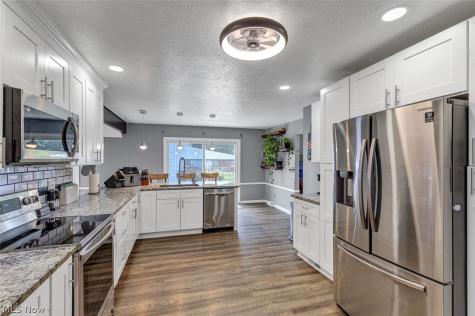 6642 Nancy Drive North Olmsted OH 44070