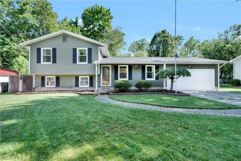 1796 Maple Trace Court Youngstown OH 44515