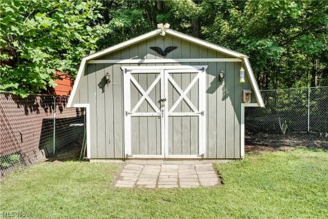 1796 Maple Trace Court Youngstown OH 44515