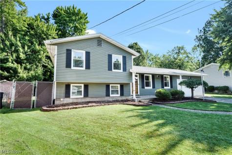 1796 Maple Trace Court Youngstown OH 44515