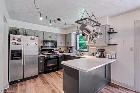 1796 Maple Trace Court Youngstown OH 44515