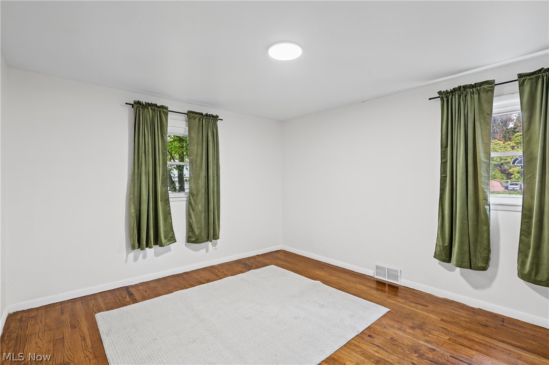 1548 Oak Knoll Avenue SE Warren OH 44484