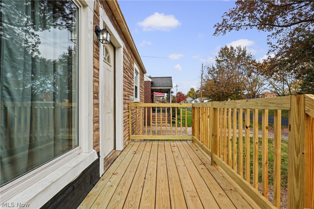 1548 Oak Knoll Avenue SE Warren OH 44484