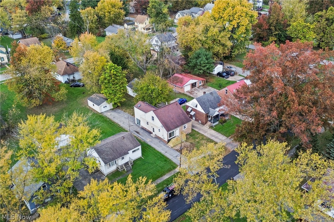 1548 Oak Knoll Avenue SE Warren OH 44484