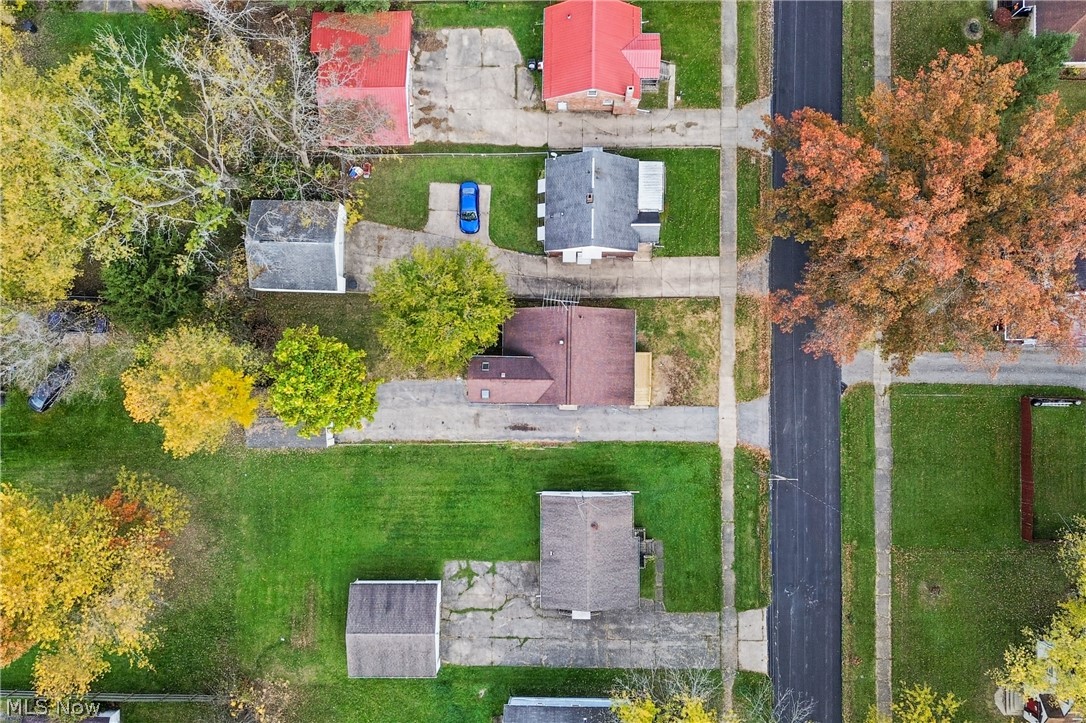 1548 Oak Knoll Avenue SE Warren OH 44484