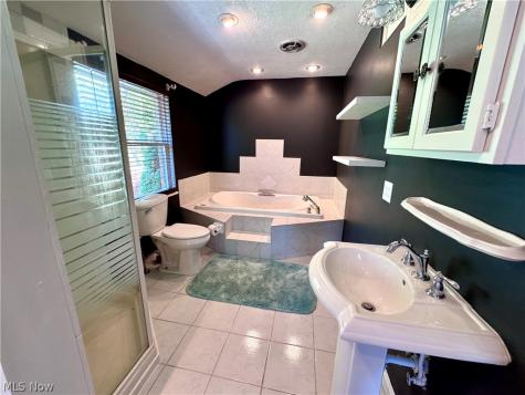 8016 Harris Drive Garrettsville OH 44231