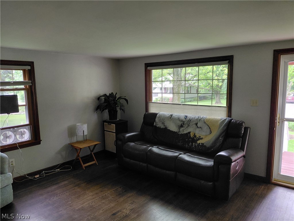 7489 Van Ness Avenue Hubbard OH 44425