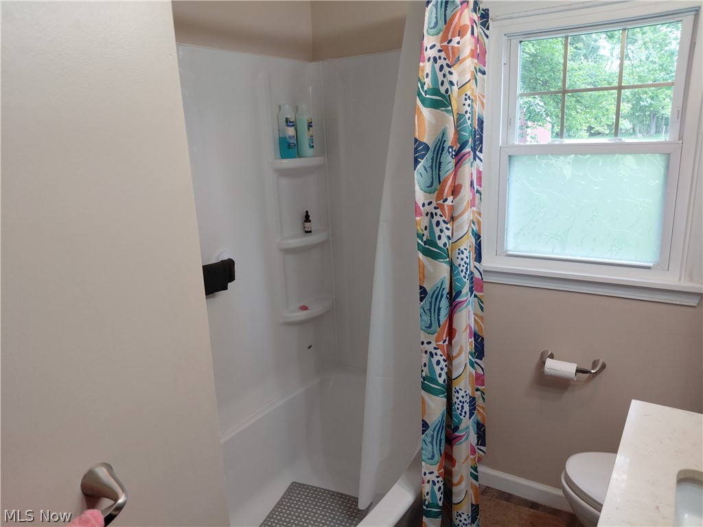 7489 Van Ness Avenue Hubbard OH 44425