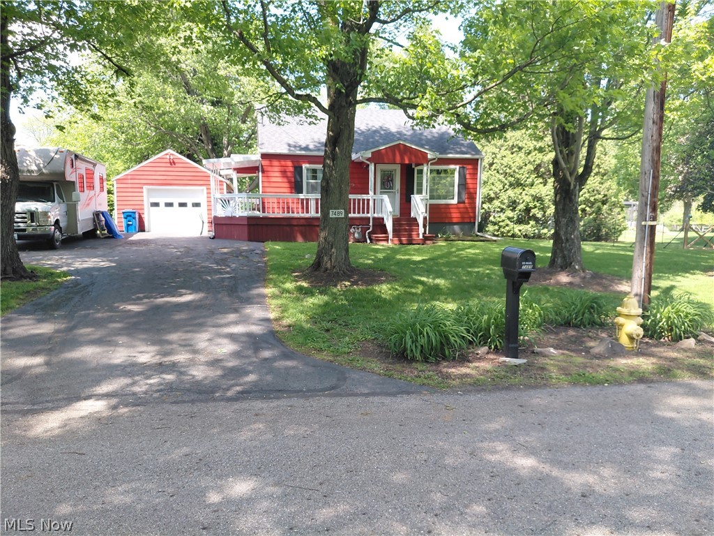 7489 Van Ness Avenue Hubbard OH 44425