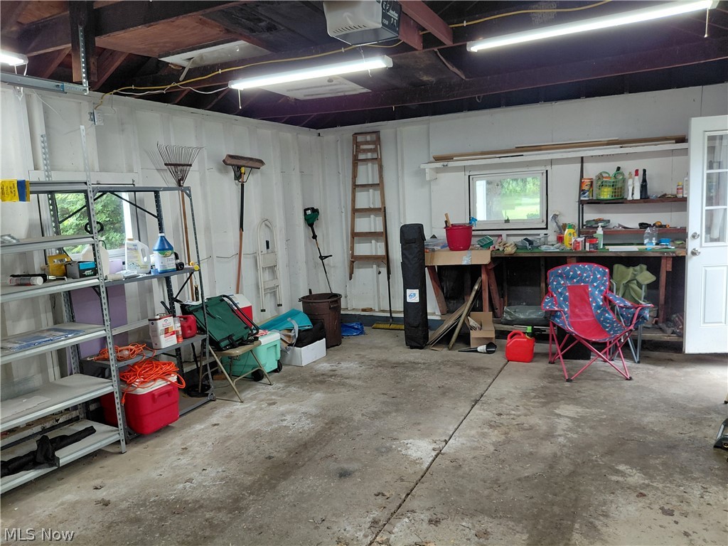 7489 Van Ness Avenue Hubbard OH 44425