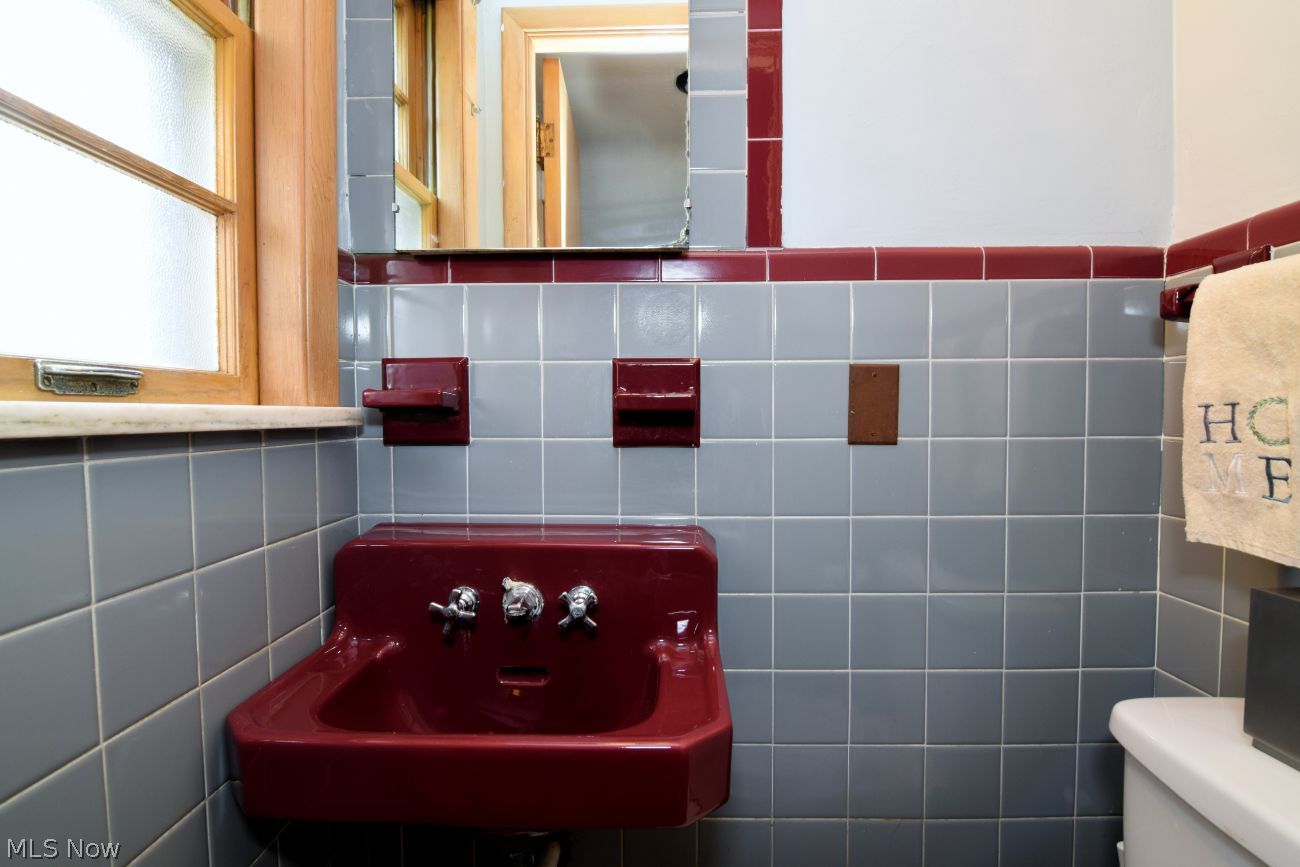 3654 Winchell Road Shaker Heights OH 44122