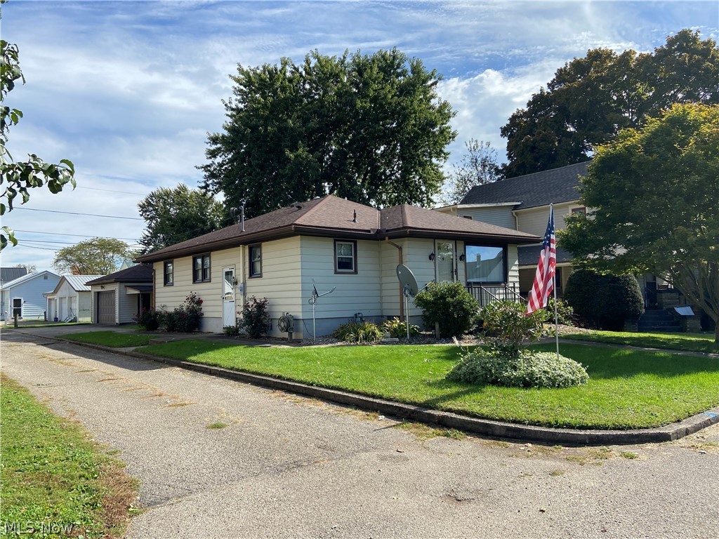 507 Wood Avenue Newcomerstown OH 43832