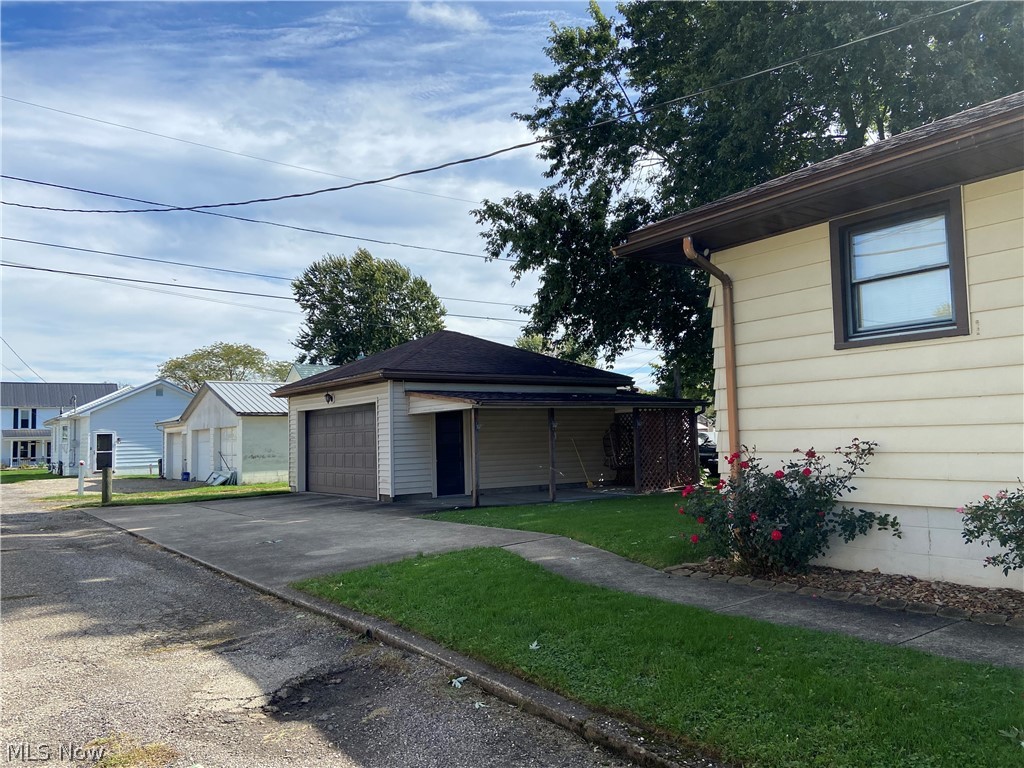 507 Wood Avenue Newcomerstown OH 43832
