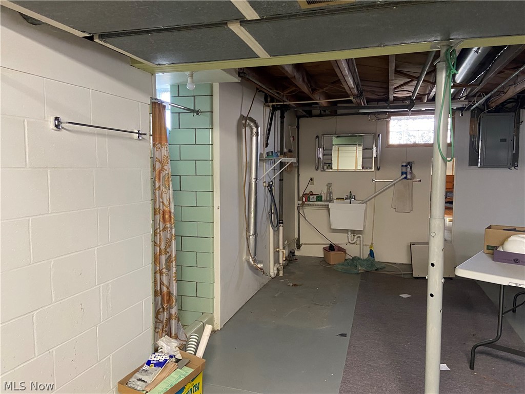 507 Wood Avenue Newcomerstown OH 43832
