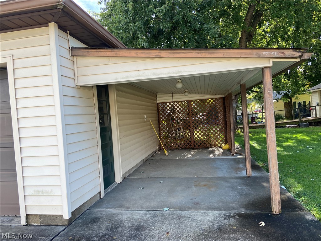 507 Wood Avenue Newcomerstown OH 43832