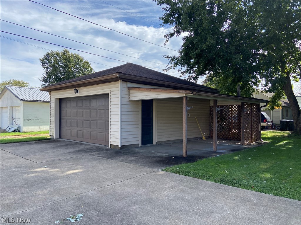 507 Wood Avenue Newcomerstown OH 43832