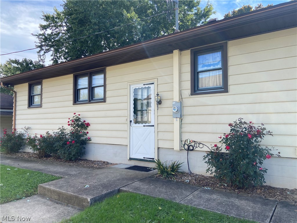 507 Wood Avenue Newcomerstown OH 43832