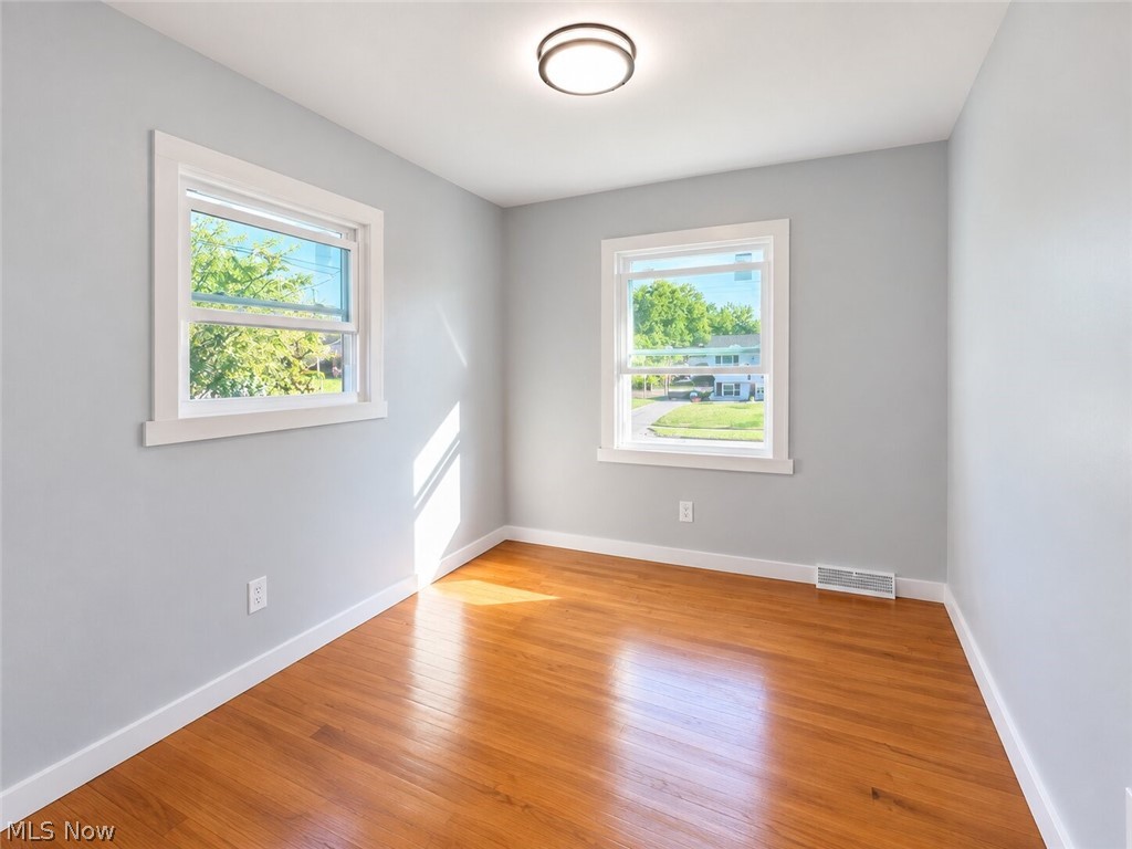 3086 Solar Drive NW Warren OH 44485