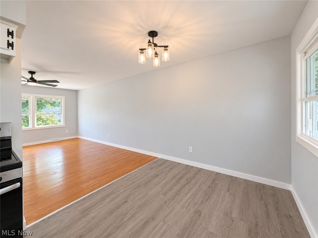 3086 Solar Drive NW Warren OH 44485