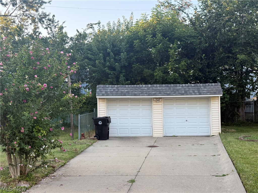 16803 Eldamere Cleveland OH 44128