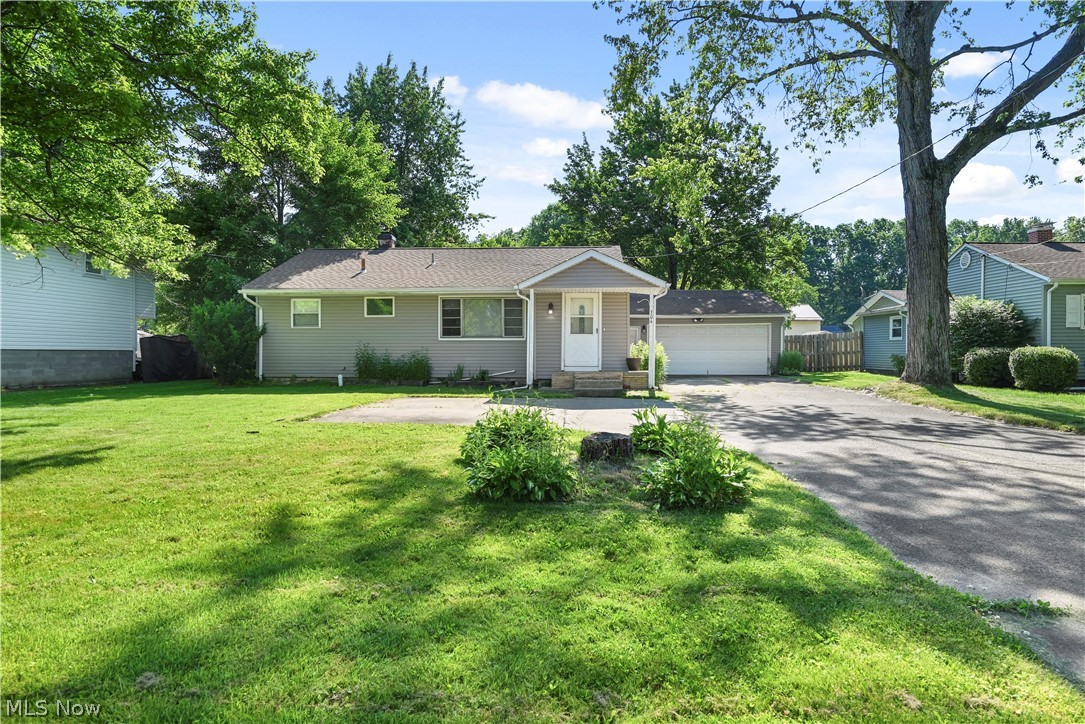 304 Howland Wilson Road NE Warren OH 44484