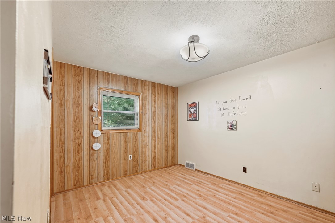 304 Howland Wilson Road NE Warren OH 44484