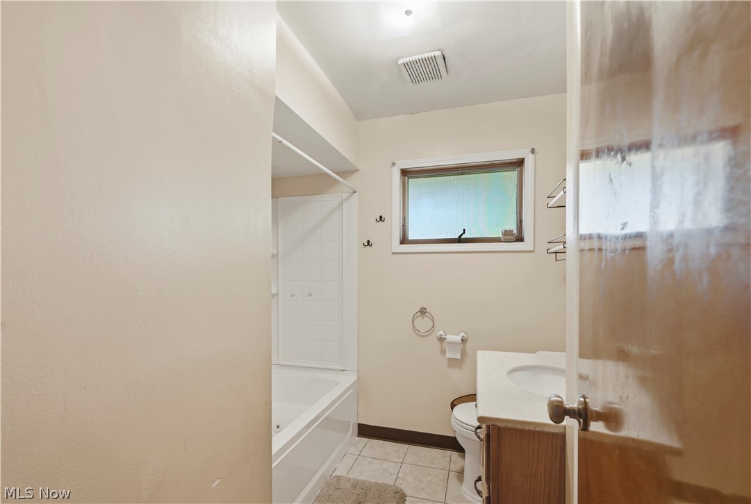 304 Howland Wilson Road NE Warren OH 44484